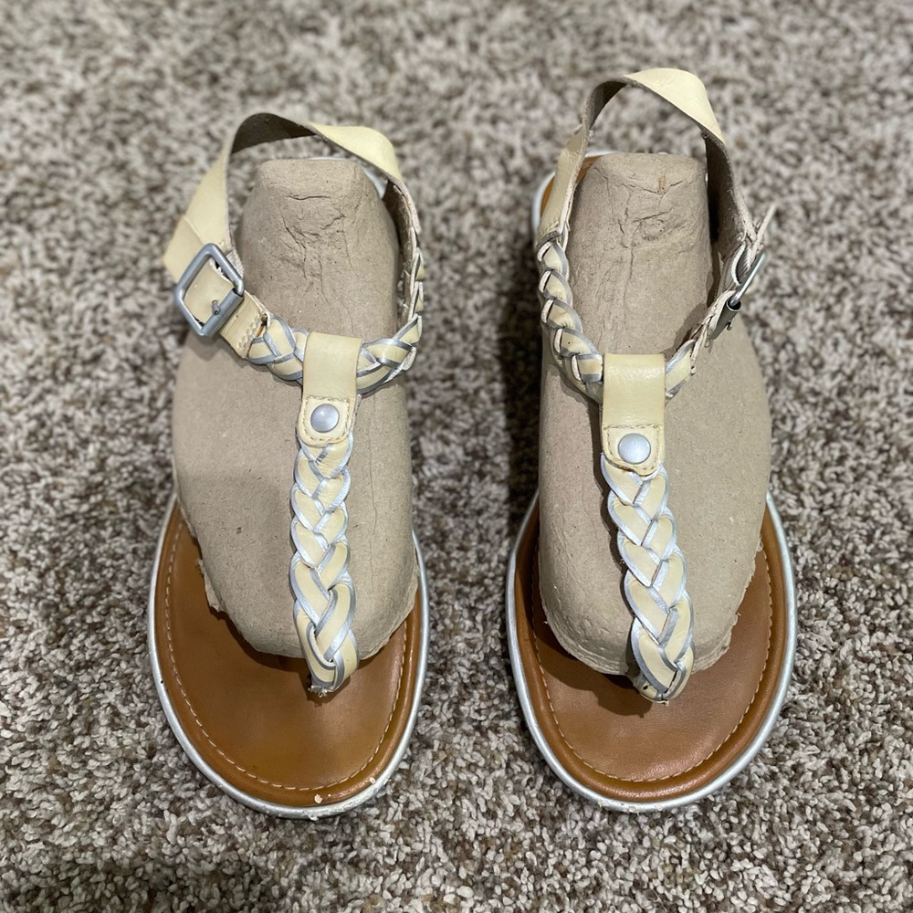 American Eagle Sandals!
